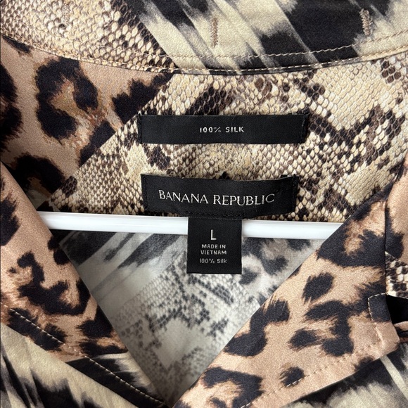Banana Republic 100% Silk Animal Print Button Up Men’s Size L - Picture 4 of 8